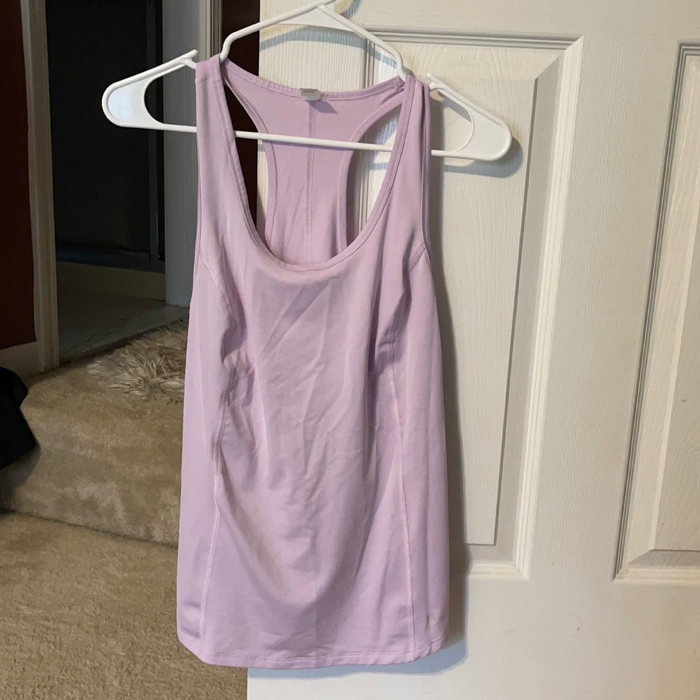Women’s lilac racer back tank top. Size small